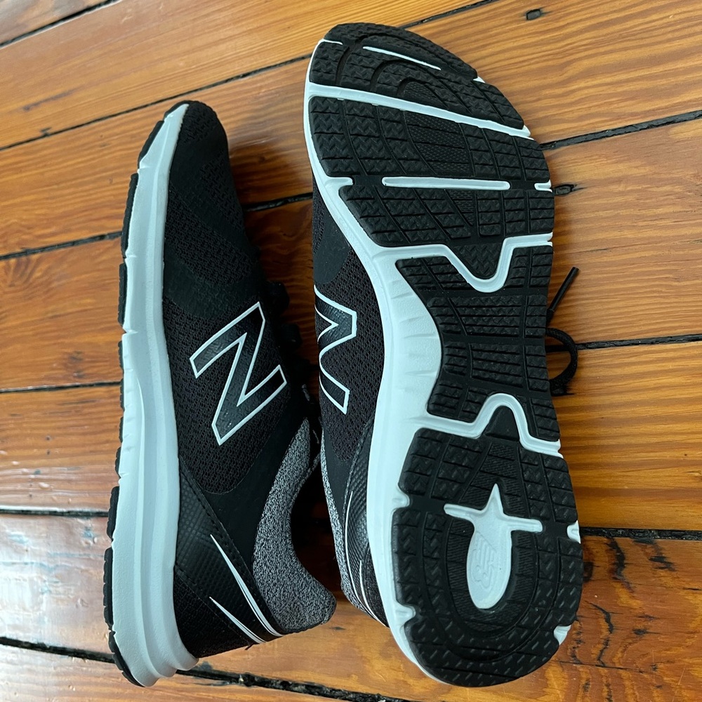 Brand New -New Balance Women’s 7.5 Black Athletic Running Shoes